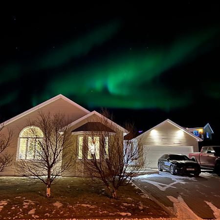 4-Bedroom Villa With Private Gym And Hot-Tub Reykjavik Exterior photo