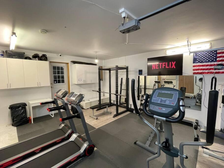 4-Bedroom Villa With Private Gym And Hot-Tub Reykjavik Exterior photo