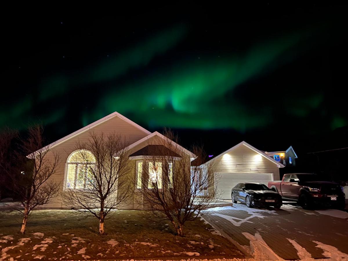 4-Bedroom Villa With Private Gym And Hot-Tub Reykjavik Exterior photo